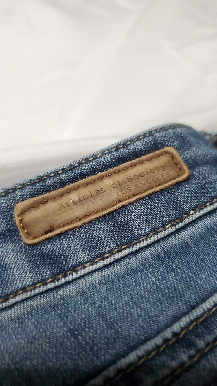Articles of Society Distressed Skinny Jeans Size 31 - Picture 5 of 6